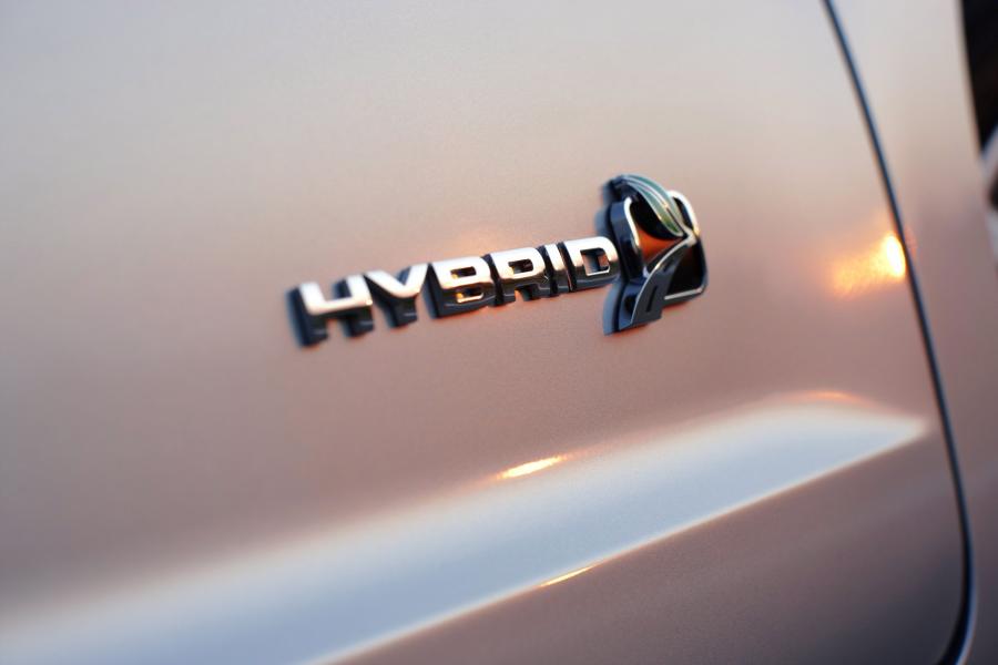  Ford Fusion Hybrid 2010 года  (US) (фото 24 из 111)
